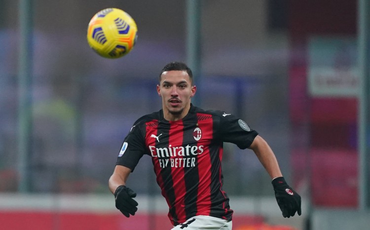 米兰新闻网：如果今夏未能离队，米兰考虑与本纳塞尔和阿德利解约